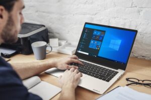 Dynabook Satellite Pro C40-H och C50-H-serien släpps i ljus guldfärg