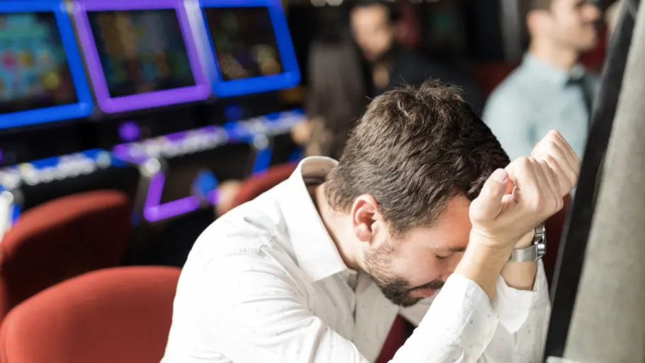 Ingen väljer att bli spelberoende, men var och en är ansvariga att göra något åt sin sjukdom.