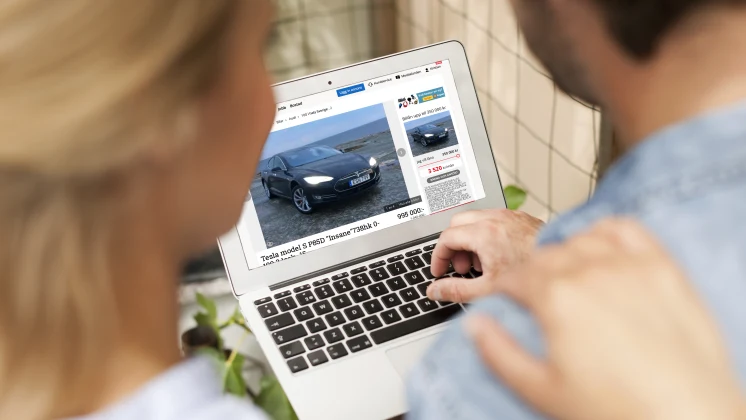 Nu tittar vi mer på elbilar än bensinbilar