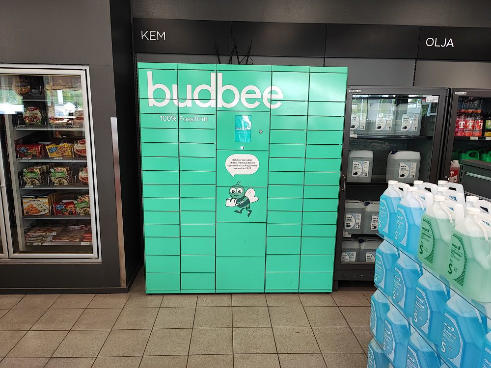 OKQ8 och Budbee förenklar e-handeln med smarta paketskåp