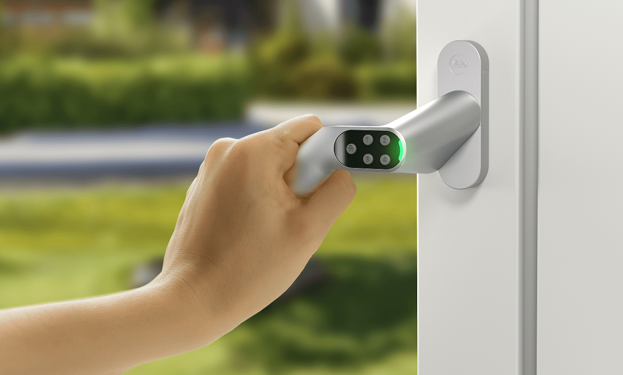 Nya Yale Code Handle säkrar altandörrar och fönster i svenska hem