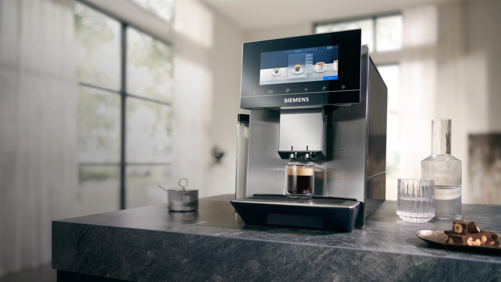 Siemens nya espressomaskin är här – EQ900 frigör de finaste aromerna i varje kaffeböna.